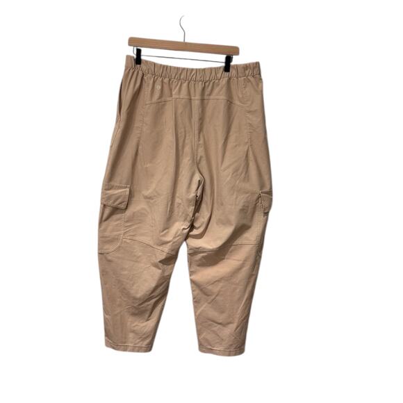 Lululemon Neutral Minimalist Light Utilitech Cargo Pocket High-Rise Pant Size 33 - Picture 4 of 9